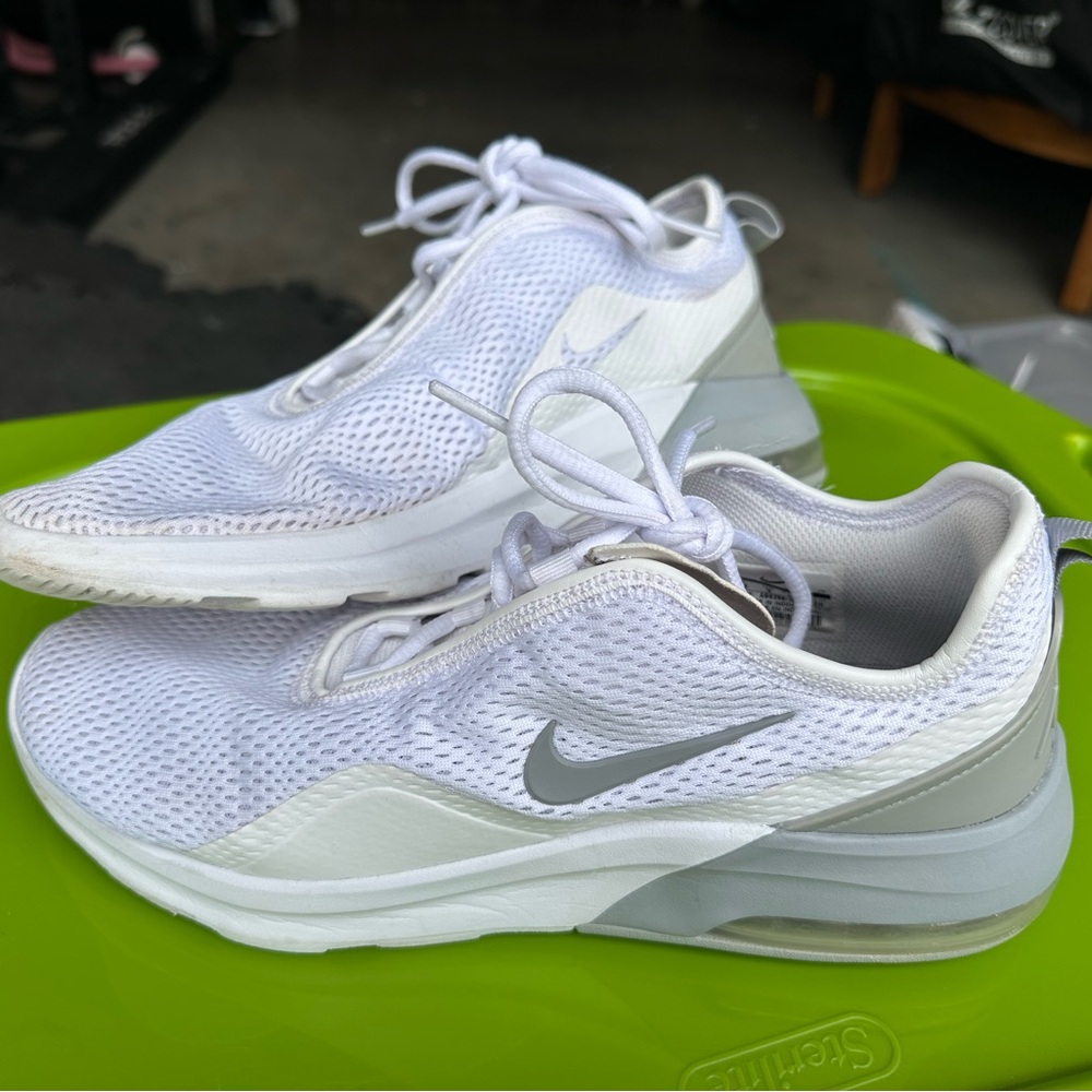 Nike Air Max Motion 2